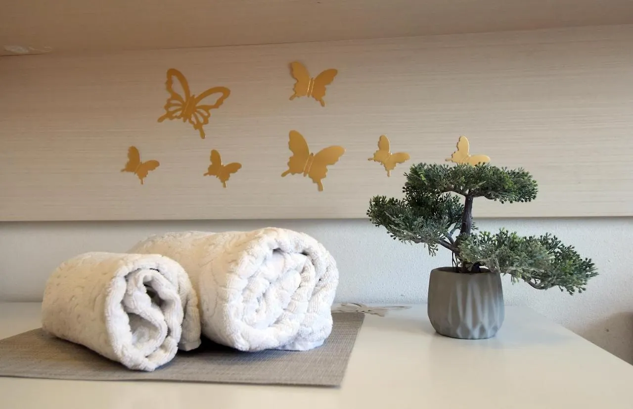 Beautiful Apartment Butterfly With Free Parking Pula