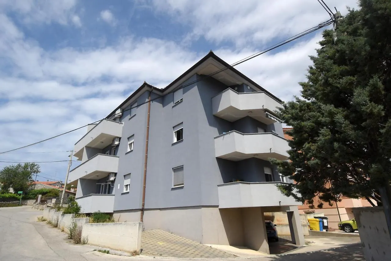 Beautiful Apartment Butterfly With Free Parking Pula Croatia