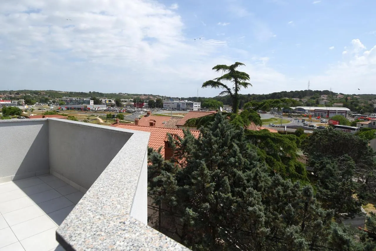 Beautiful Apartment Butterfly With Free Parking Pula