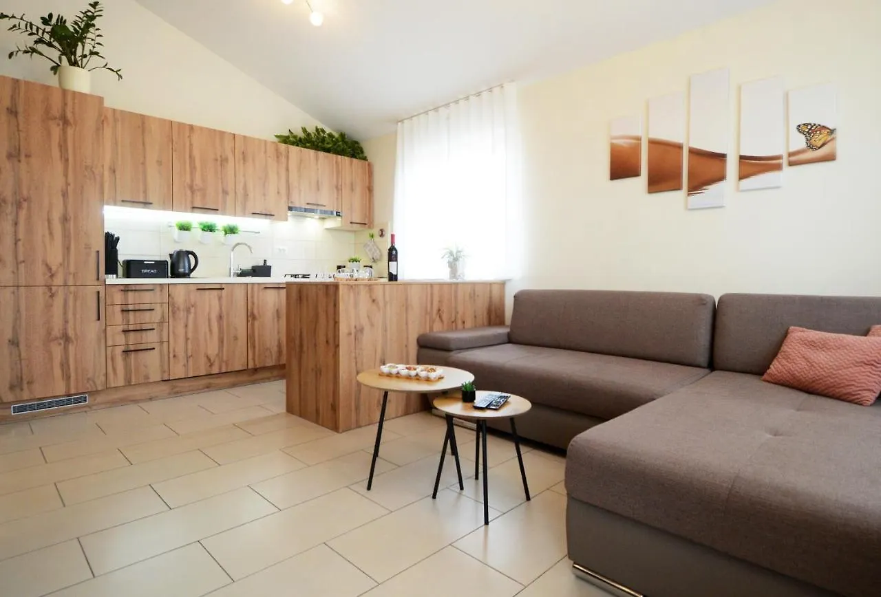 Beautiful Apartment Butterfly With Free Parking Pula